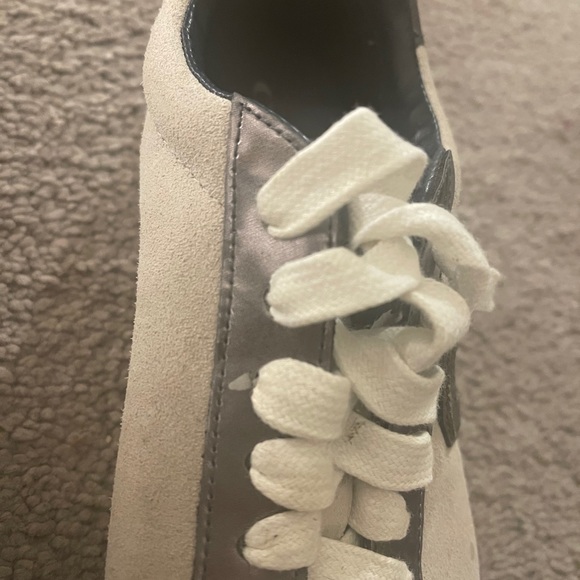 coach - Picture 3 of 3